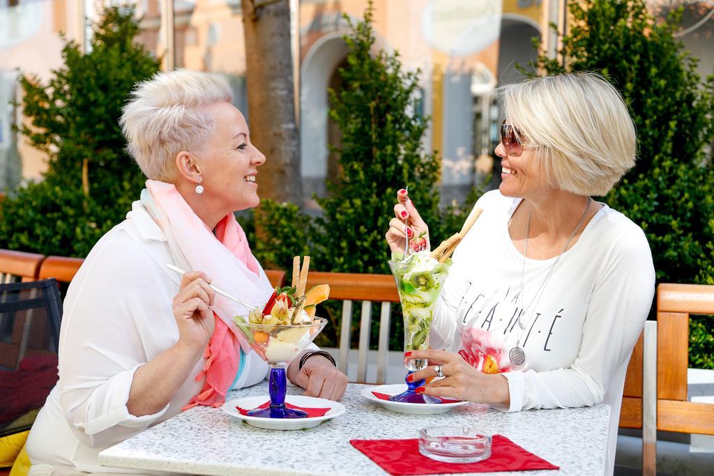 Pension Cafe Maier Golling an der Salzach Exterior photo